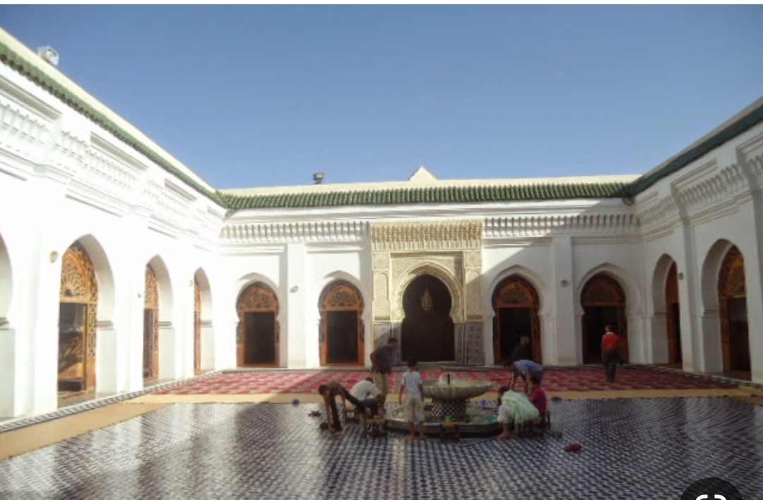 ساكنة المدينة القديمة وجمعيات المجتمع المدني بمكناس، تطالب بفتح المسجد الكبير أمام المصلين خلال شهر رمضان