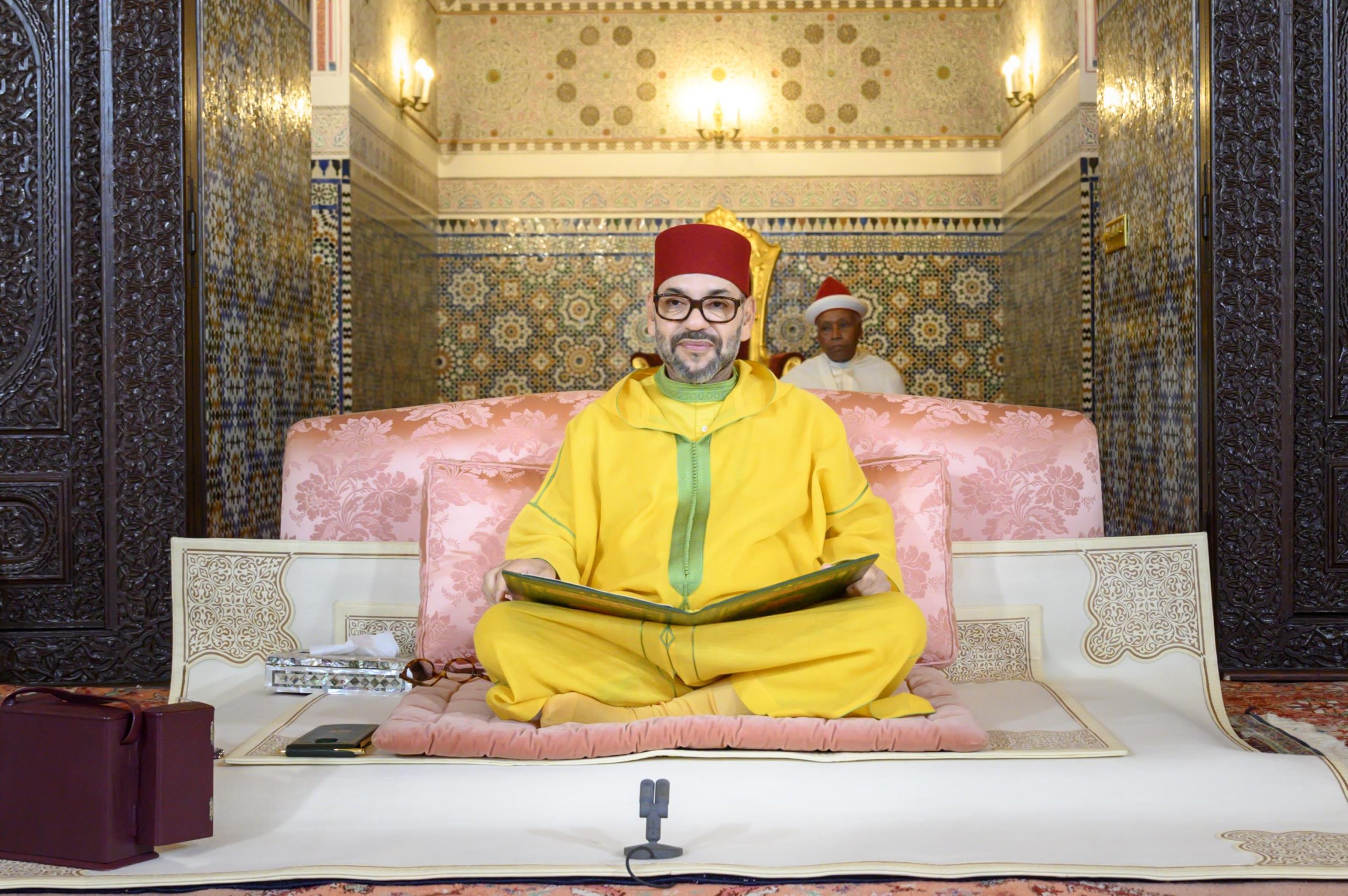 أمير المؤمنين يترأس الدرس الأول من سلسلة الدروس الحسنية الرمضانية