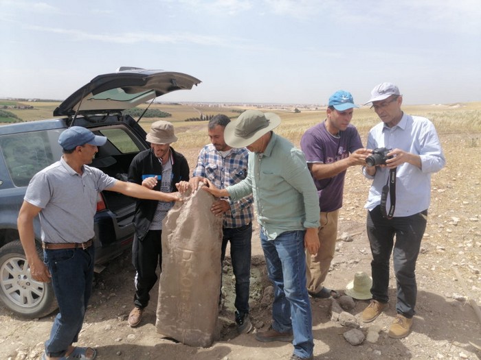 وأخيرا..خبراء مغاربة يعثرون على صخرة تيفيناغ