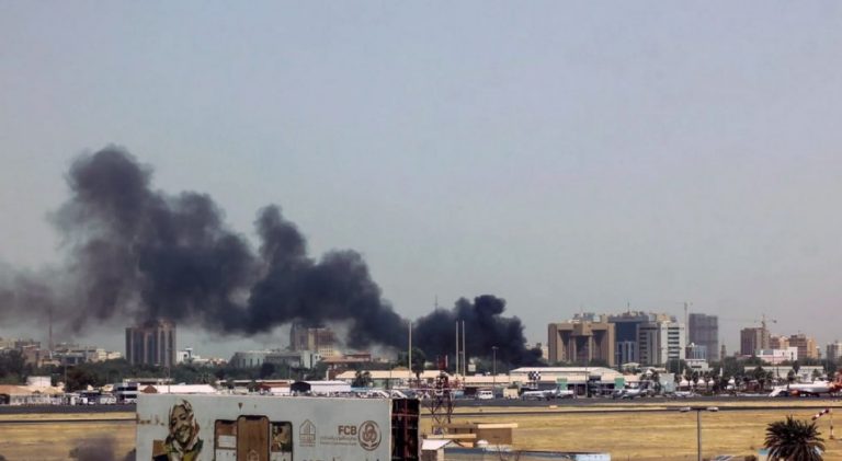 سفارة المغرب بالسودان توجه تعليمات للمغاربة المقيمين هناك بعد اشتباكات اليوم السبت