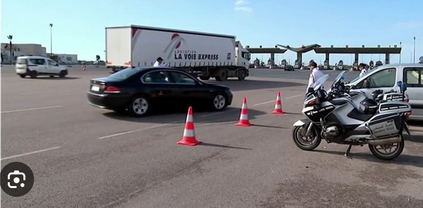 توقيف شرطي في “باراج أمني” متلبس بحيازة الحشيش ومبالغ مالية مهمة