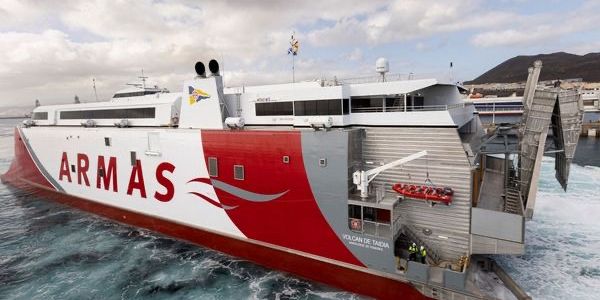 لقاء بين المسؤولين المغاربة والكناريين لإعادة الخط البحري بين طرفاية وفويرتيفنتورا