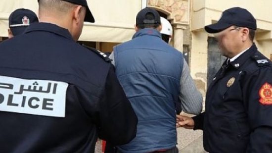 القنيطرة.. التحقيق في تعنيف شخص موضوع تحت تدبير الحراسة النظرية