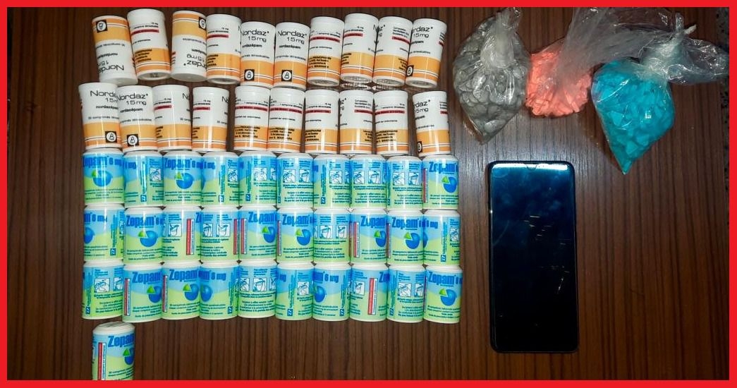 فرقة مكافحة العصابات بولاية أمن مكناس بتنسيق مع الديستي توفيق شخص في تورطه في قضية تتعلق بحيازة وترويج المخدرات والمؤثرات العقلية.