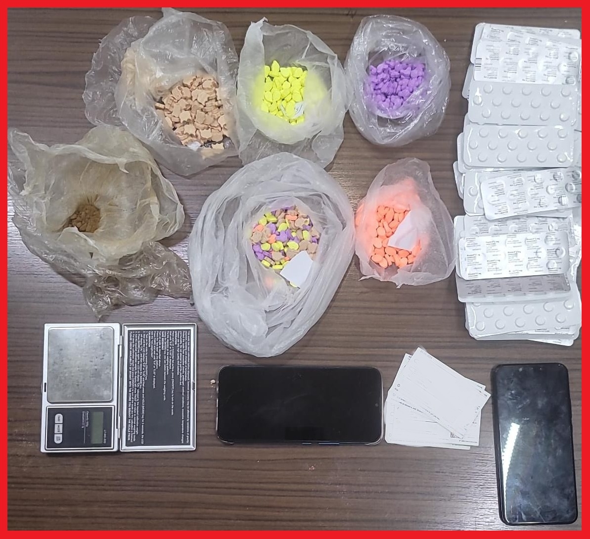 مكناس..توقيف شخصين وذلك للاشتباه في تورطهما في قضية تتعلق بحيازة وترويج المخدرات والمؤثرات العقلية