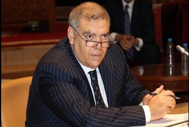 وزير الداخلية يراسل العمال والولاة بشأن تفعيل السكوت بمثابة موافقة إشهار مابين الصورة والمحتوى