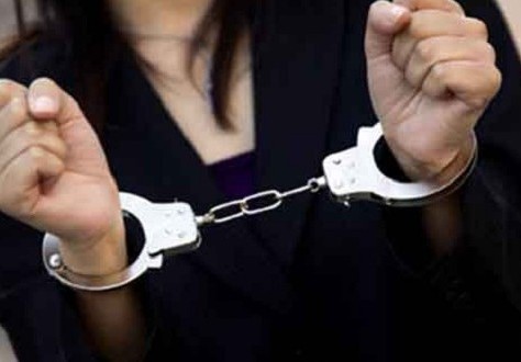 توقيف مصورة فيديو المرأة الحامل التي أنجبت مولودها في العراء بسيد الزوين بمراكش