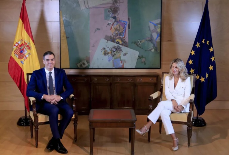 اسبانيا: سانشيز يتجه نحو تشكيل حكومة بعد الاتفاق مع زعيمة “سومار”