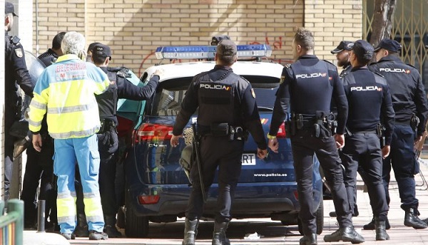 بتهمة التخلي عن أطفالهم ، اعتقال مغاربة بإسبانيا