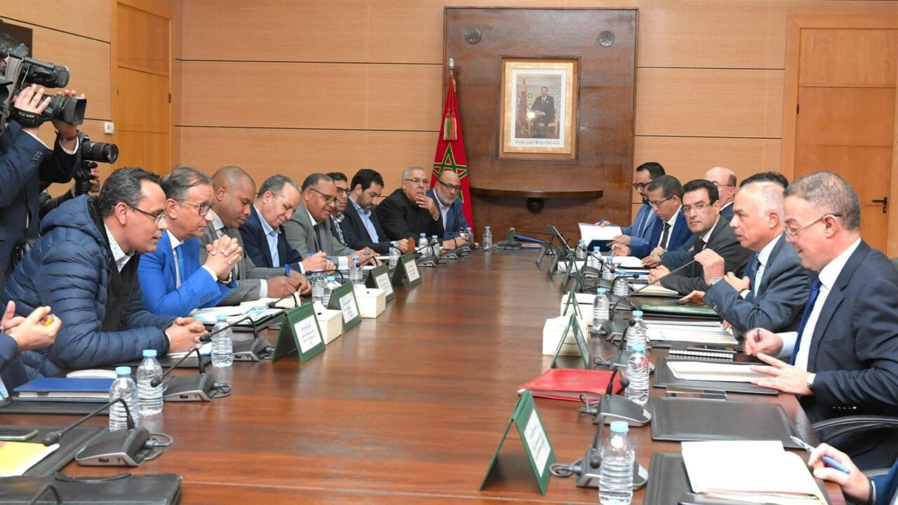 قطاع التعليم .. تجميد النظام الأساسي الجديد وإيقاف العمل بكل مواده ومقتضياته