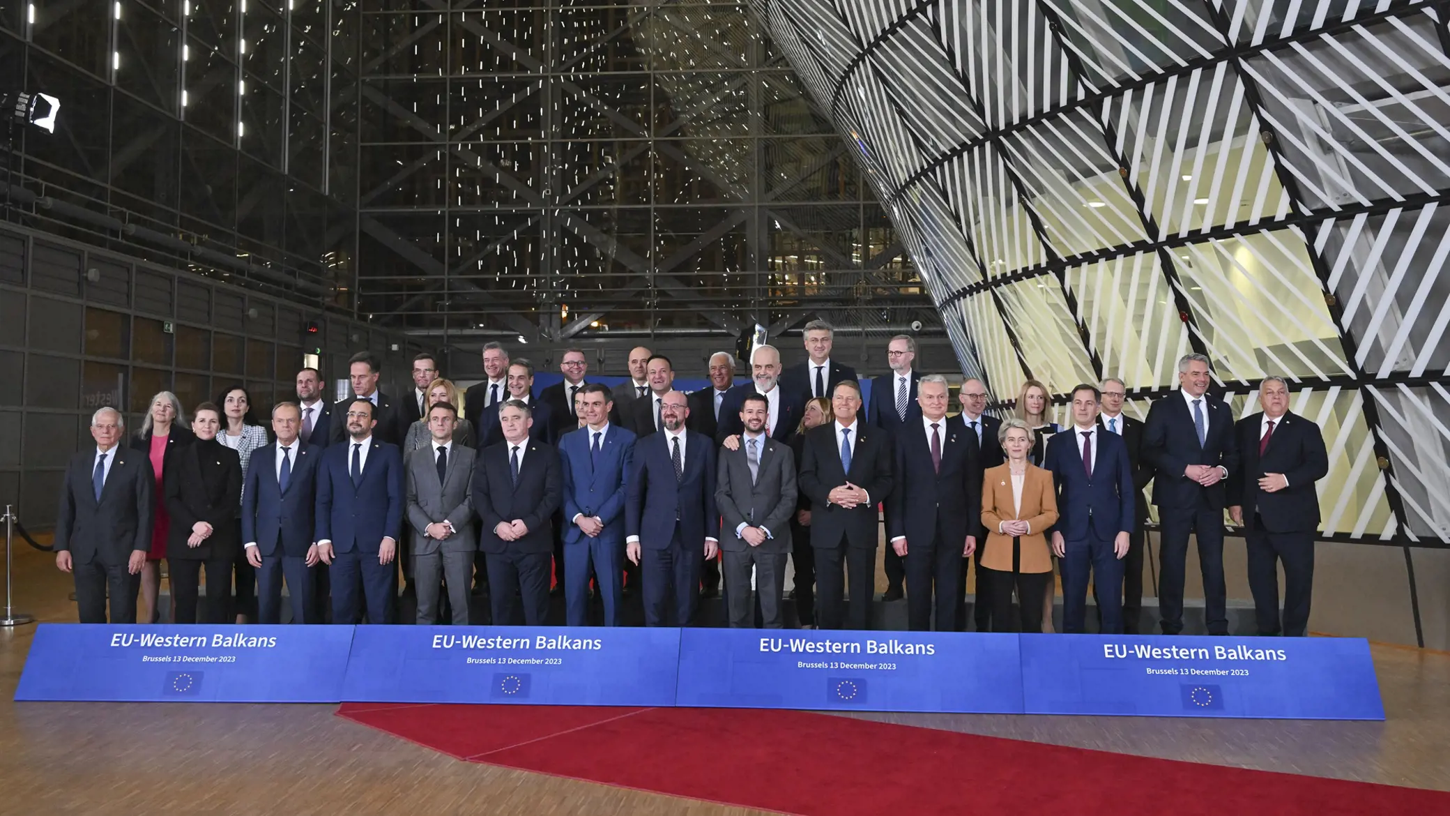 يهم المغاربة الراغبين في الهجرة.. الاتحاد الأوروبي يريد تبسيط إجراءات العمل والإقامة