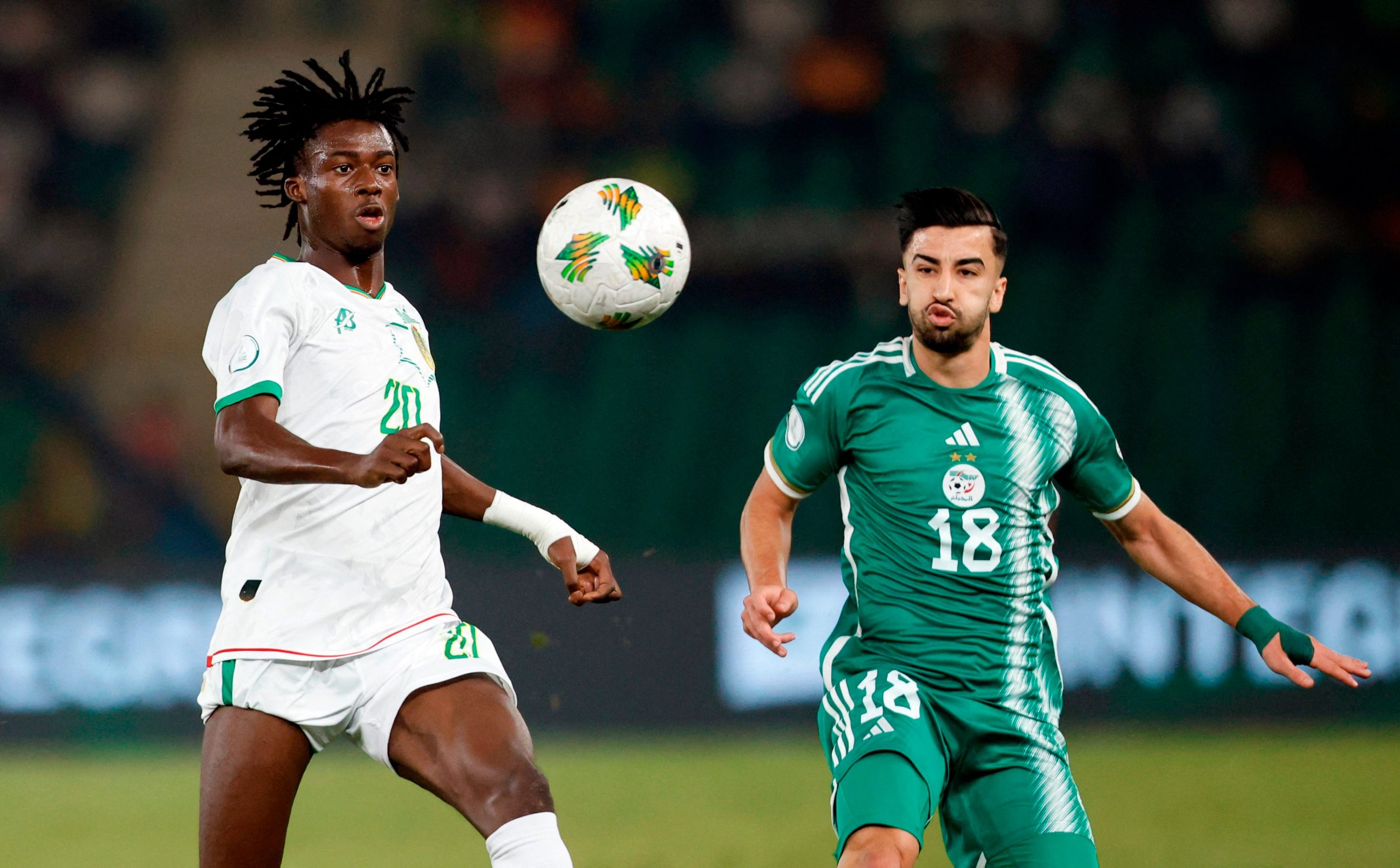 إطار مغربي مطلوب في الجزائر للمساعدة في تدريب المنتخب الأول.