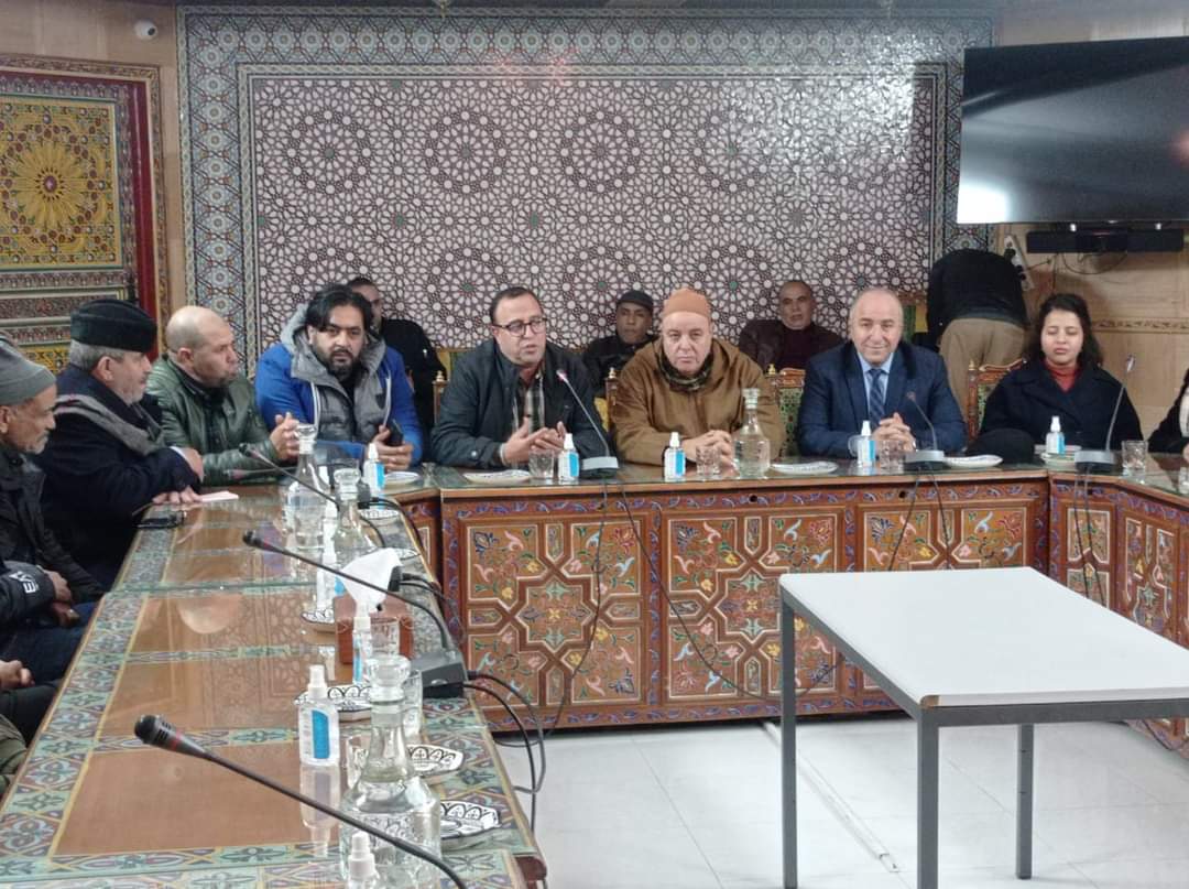 رئيس غرفة الصناعة التقليدية لجهة فاس مكناس يستقبل وفدا من الصناع بمدينة أسفي من أجل تعزيز التعاون في مجال صناعة الفخار”