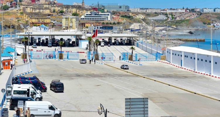 باب سبتة…ضبط 30 كلغ من مخدر الشيرا داخل سيارة مسجلة بفرنسا.