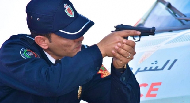 الدار البيضاء.. مقدم شرطة يضطر لاستعمال سلاحه الوظيفي لتوقيف مجرم خطير