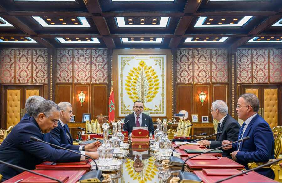 بركة يقدم بين يدي جلالة الملك مخطط عمل استعجالي حول إشكالية الماء  