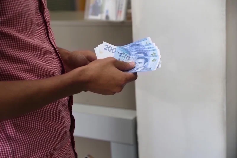 الحكومة تكشف عن أسباب توقف الدعم الاجتماعي المباشر لبعض الأسر.