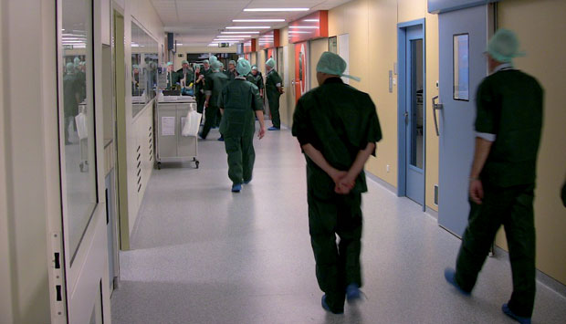 وتتواصل فضائح المستشفى الجامعي بفاس، وهذه تفاصيل اخر الفضائح المثيرة