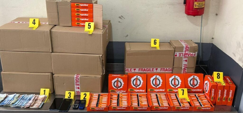 الشرطة القضائية بولاية أمن أكادير و بتنسيق مع الديستي توقف ثلاثة أشخاص بتهمة ترويج المخدرات و المؤثرات العقلية