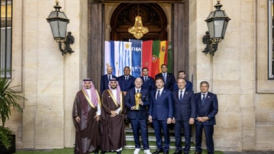 المغرب والبرتغال وإسبانيا تقدم ملف ترشيحها المشترك إلى (فيفا) لاستضافة بطولة كأس العالم لكرة القدم 2030