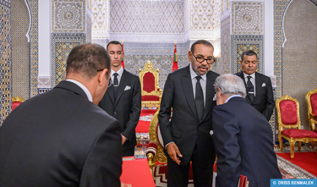 جلالة الملك يستقبل والي بنك المغرب