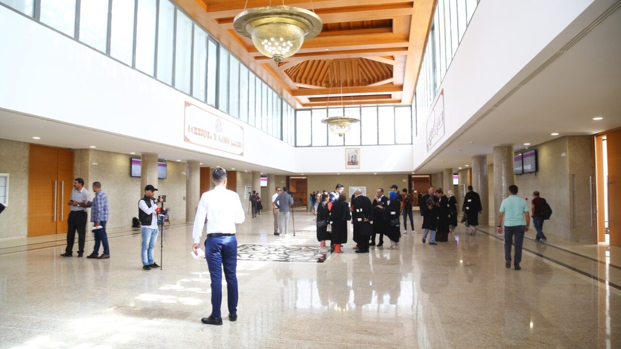 فضيحة التلاعب في شهادات التكوين بالتدرج بالرباط.. السجن والغرامة للمتورطين