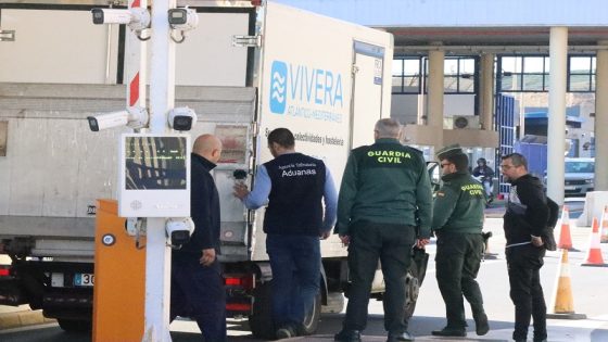 أول عبور تجاري ناجح عبر معبر باب سبتة يعزز العلاقات المغربية الإسبانية