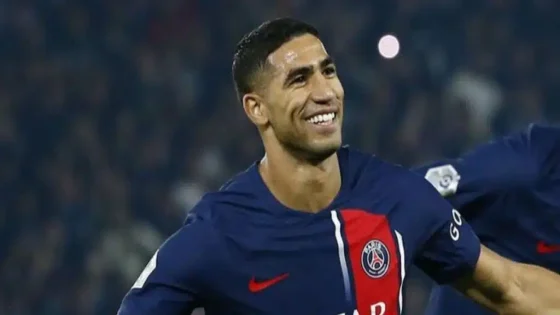 حكيمي ينافس على جائزة لاعب الشهر في الدوري الفرنسي الممتاز.