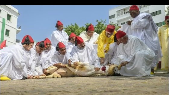 أمير المؤمنين يؤدي صلاة عيد الأضحى المبارك بمسجد الحسن الثاني بتطوان ويتقبل التهاني بهذه المناسبة السعيدة