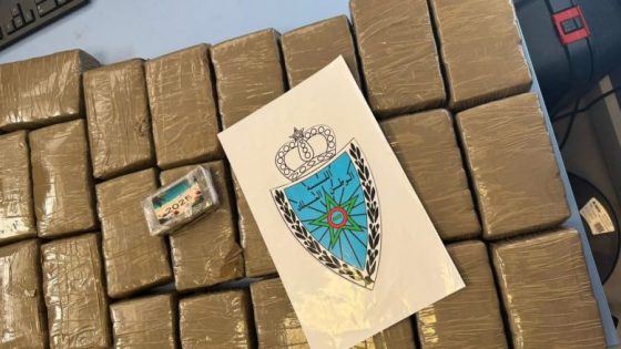 إحباط محاولة تهريب 85 كلغ من الشيرا بباب سبتة وتوقيف فرنسية من أصل جزائري