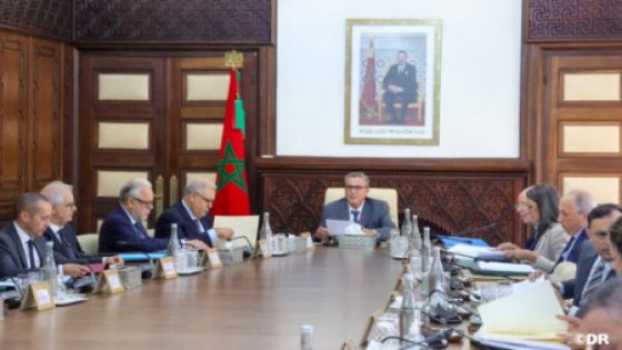 مجلس الحكومة يصادق على مشروع مرسوم يقضي بتحديد قائمة الجامعات والمؤسسات التي تربطها اتفاقية شراكة مع الدولة في مجال تطوير التعليم والتكوين والبحث العلمي