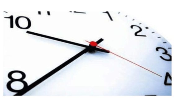 خالد السطي يثير إشكالية الساعة الإضافية وتأثيرها على سلامة التلاميذ والأطر التربوية في فصل الشتاء