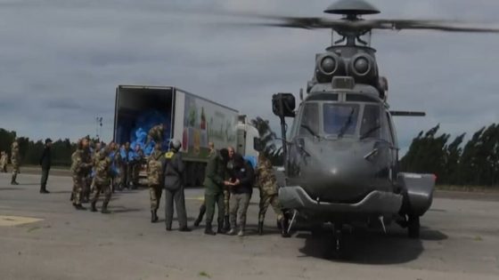 الدرك يتدخل جوا لفك العزلة بسيدي قاسم