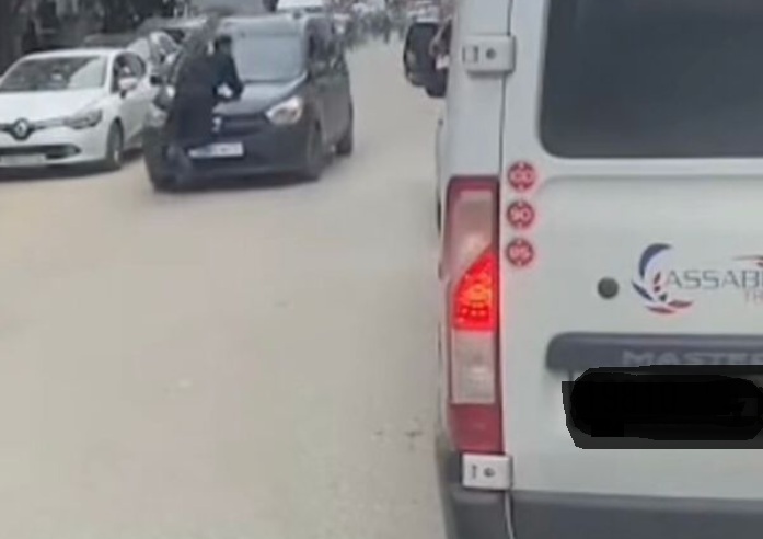 طنجة: توقيف سائق يشتبه في ممارسته النقل السري بعد صدم شرطي ومحاولة الفرار طنجة: توقيف سائق يشتبه في ممارسته النقل السري بعد صدم شرطي ومحاولة الفرار
