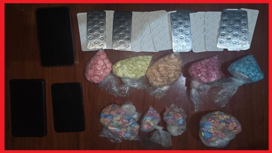 بتنسيق مع المديرية العامة لمراقبة التراب الوطني.. أمن مكناس يوقيف سيدتين ويحجز 1961 قرصًا مهلوسًا وتوقيف شريك محتمل