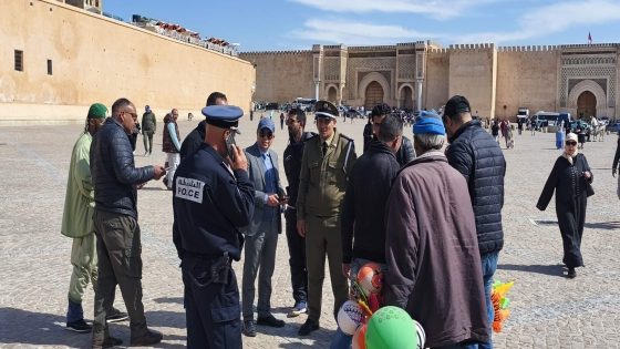 سلطات مكناس تشن حملات ميدانية لمحاربة السلوكات المشينة بالمدينة العتيقة وتعزيز أمن السياح