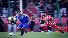 الدفاع الحسني الجديدي يخطف فوزاً قاتلاً من قلب مكناس ويشعل صراع المراكز