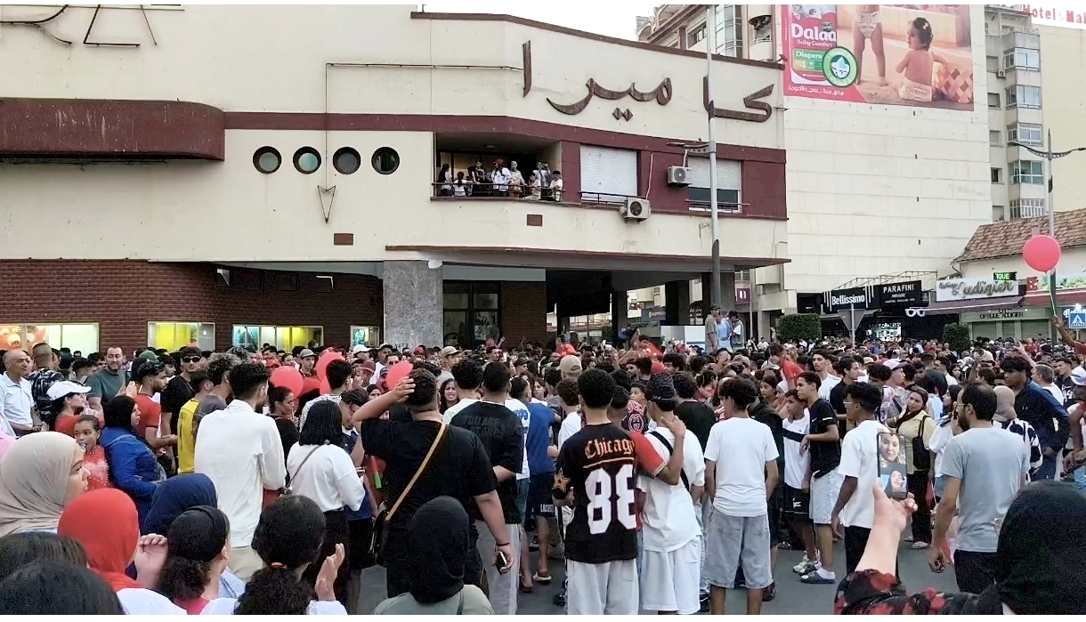 شوارع مكناس تتحول إلى مسرح للفخر والاعتزاز احتفالاً بانتصار المنتخب